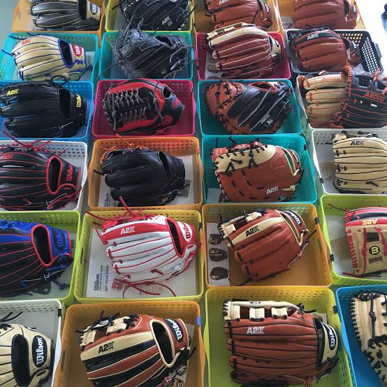 Wilson Custom Gloves A2000 INFIELD